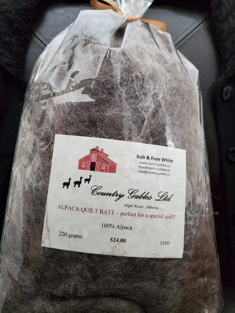 Cozy Alpaca Batting: Brown & Grey Delights for Your Craft Dreams!